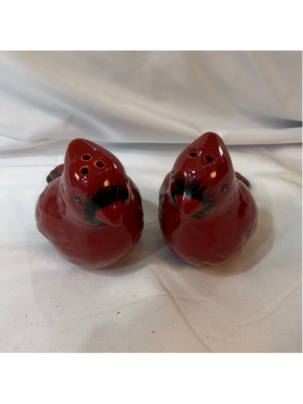 Cardinal Bird Salt & Pepper Shakers Red Ceramic Songbird Kitchen Table Decor Set